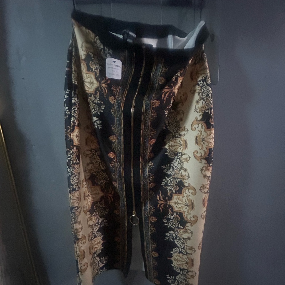 Fashion Nova Black and Gold Baroque Pencil Skirt